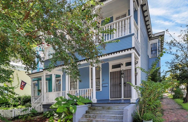Spacious Home w/ Large Courtyard Near Forsyth Park by Lucky Savannah