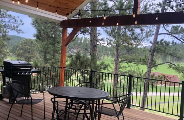 Spacious home with Hot Tub, bikes, fire pit, pool table and more!!