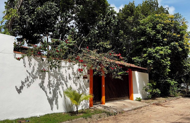 Spacious house with pool in the best neighborhood of Arraial d'ajuda, 7 minutes from the beach