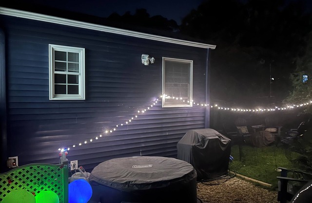 Spacious 5-bed house in charming Roanoke with AC, WiFi