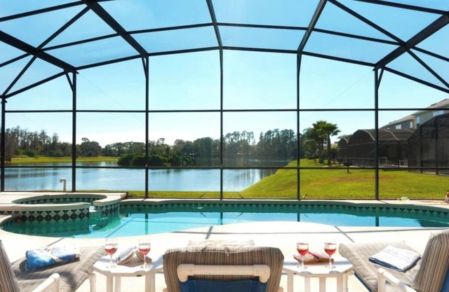 Spacious Lake Front Villa with Private Pool & Spa