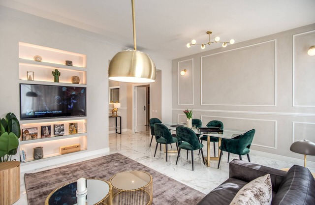 Spacious Trastevere Family Home - 6 AC / WIFI / Heating / Elevator