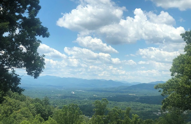 Casa de lujo dentro de 1. 5 millas del centro de Asheville, impresionantes vistas, más de 100 windo