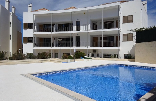 Apartamento moderno en desarrollo seguro cerca de todas las instalaciones de la ciudad.
