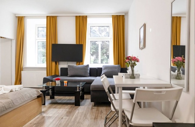 Spacious & Pleasant 2BR Apt. near Milenium Tower