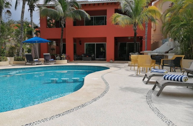 Precios fantástico para un lujo, espacioso 5 hab Private Villa, 2 niveles Piscina Privada