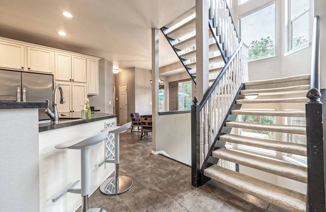 Spacious & Quiet 4BR Home in Centennial