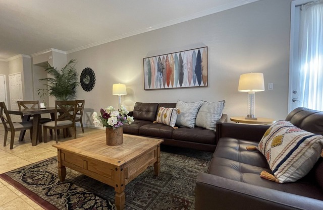 Amplio complejo turístico condominio de 2bed / 2bath comunidad con garaje!