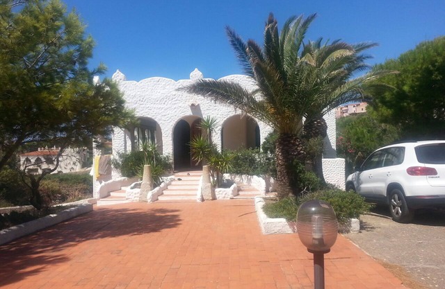 Fantástica villa, mar cristalino de Cerdeña, confort y relajación.