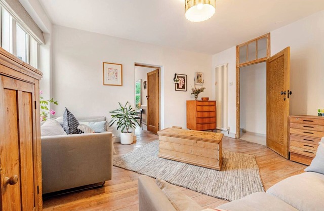 Spacious and Stylish 2 Bedroom Apt in popular Hackney