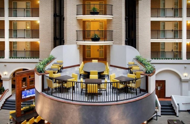 Spacious Two-Room Suite! Pool, FREE Parking! Minutes to - Downtown Dallas!