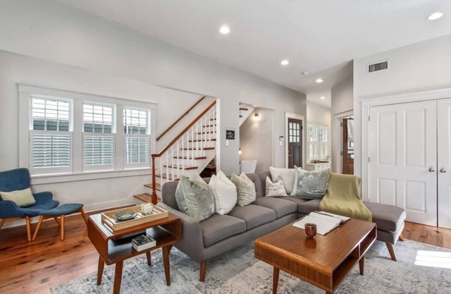 Spacious, Upscale MidCity 4br- Close to Everything