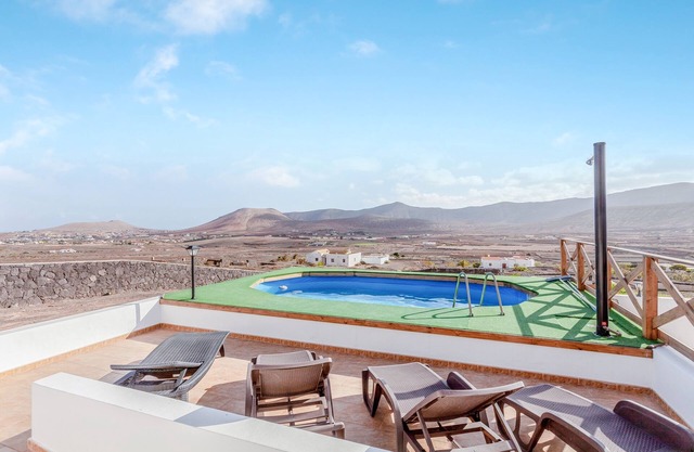 Amplia villa "Casa el Aceitunal" con vistas a la montaña, jardín, terraza y piscina