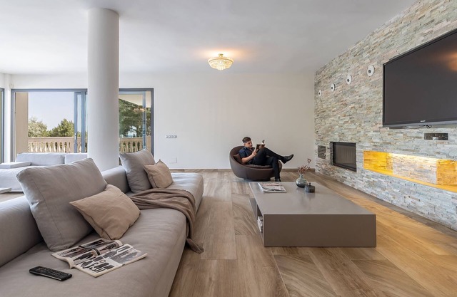 Spacious vill with great views, pool, jacuzzi and entertainment areas