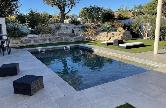 SPACIOUS VILLA WITH HEATED POOL IN QUIET BETWEEN LAND AND SEA