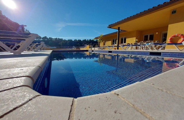 Amplia villa con piscina privada, a un paso de las playas de San Martí.