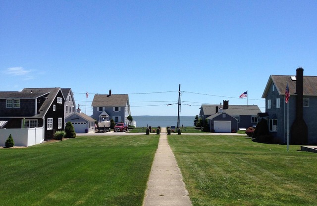 Relajante Vintage Beach House -Amplio patio y vista de Long Island Sound-