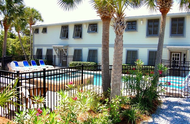 Perfecto para grandes reuniones o grupos: piscina privada, mucho estacionamiento, 2 cocinas