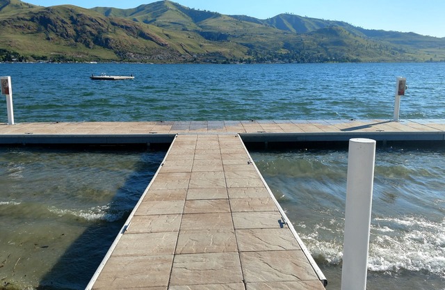 Spader Bay Condo con playa privada y amarre en barco