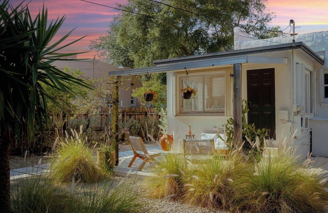Spanish Villa + Casita – Near Beach & Las Olas