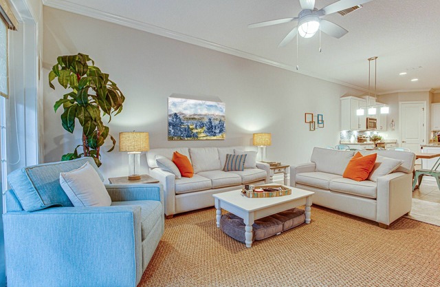 COMO NUEVO, cerca de Ritz, Grnd Lvl 2Br / 2ba w / Garage, paseo corto a la playa