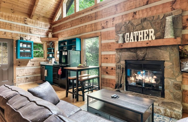 Special! Hot Tub | Grill | Game Room | Fire Pit