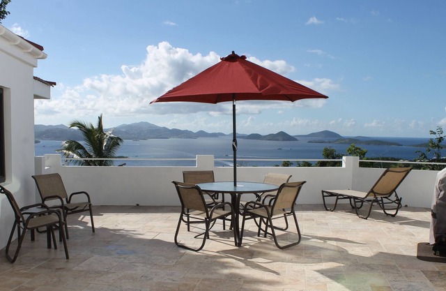 Villa con piscina y vista al mar 2Br / 2. 5Ba! ¡20% de descuento en fechas seleccionadas! ¡Pregunte ahora!