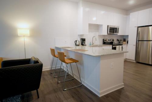 Spectacular Apartments by BCA Furnished Apartments Spec1B 422 D