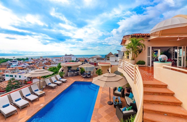 Espectacular casa lujosa y amplia, extraordinaria vista al mar parte alta centro