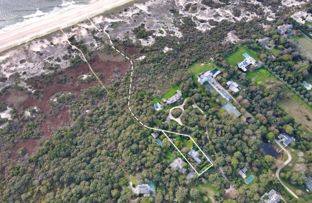 Espectacular nuevo, frente al mar casa de playa con acceso a la playa privada y piscina climatizada