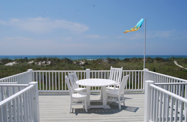 ¡Espectacular refugio familiar frente al mar en Atlantic Beach!