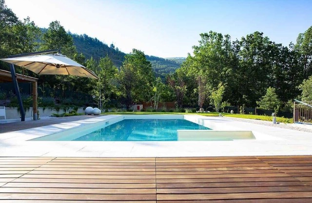 Splendid Villa Facing Medieval Fortress With Peace