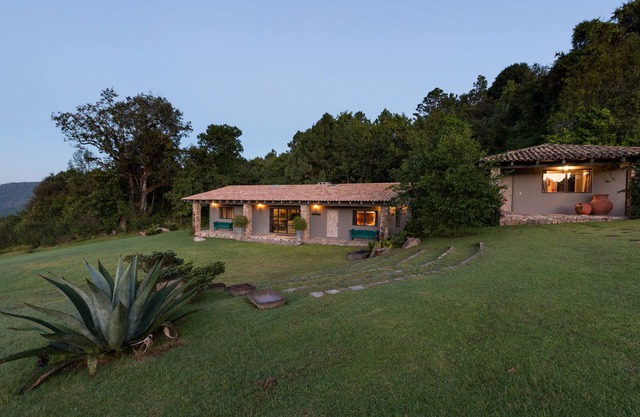 Espléndida y elegante casa de campo en medio de un bosque