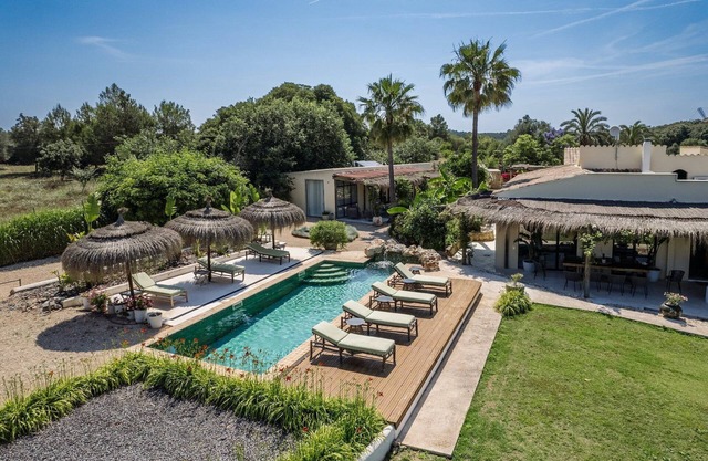 Splendid Mallorca Villa | Villa Draco | 4 Bedrooms | Spacious Furnished Sun Terrace | Private Outdoor Pool | Salt Water Pool | BBQ Facilities | Shaded Outdoor Dining Area | Llubi