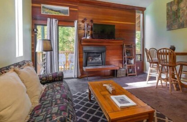 Spruce by Avantstay The Eagles Nest! Central Northshore Location!