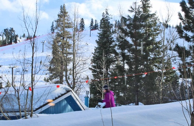 SVL 116 · Squaw: Estudio de entrada y salida de esquí con piscina y jacuzzis