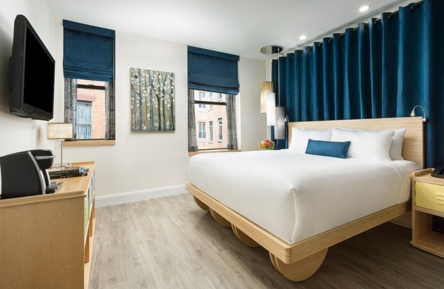 Standard King Room at Arthouse Hotel New York City, Pets Allowed