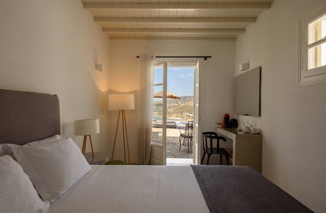 Habitación estándar frente a la piscina