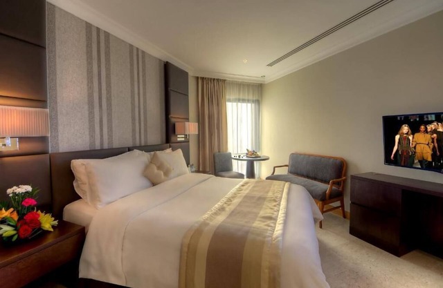 Standard Room Near Palm Strip Mall By Luxury Bookings
