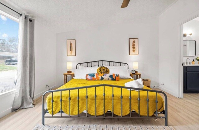 Starlight Horizon - The Yellow Rose - Cabin C