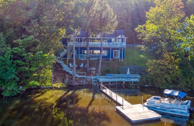 Starlight Lakehouse; Your Magical 5 Bdrm Getaway! W/ BRAND NEW 7 SEATER HOT TUB!