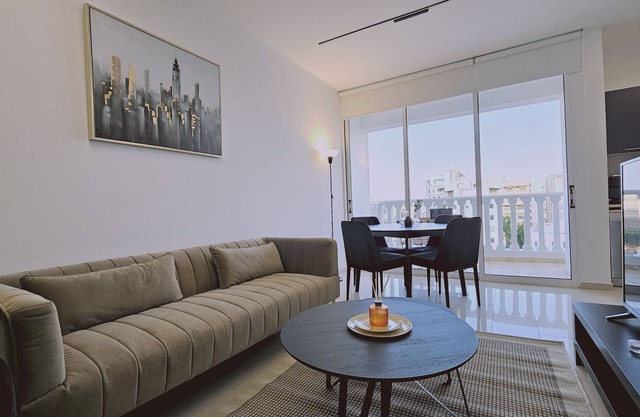 104 NIC - 401 STAY Cosmo City Suite