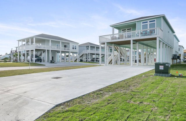 Stay Salty Ocean - 2 Bedroom 2 Bath with Water View