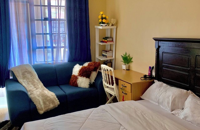 Stay Where the Action Is! Cozy Getaway Near Malls, Museum & Beautiful Parks