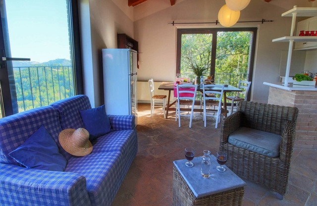 Estancia con piscina cerca de Asís