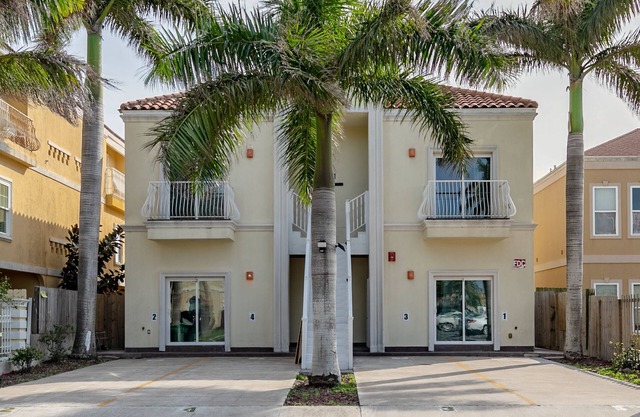 Steps from the beach 4 Unit Condo building Each unit 2 bed 2 bath.