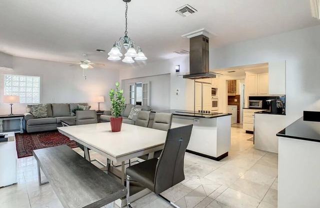 STEPS FROM THE BEACH, BEST LOCATION, 2 BDRM 2 BTH