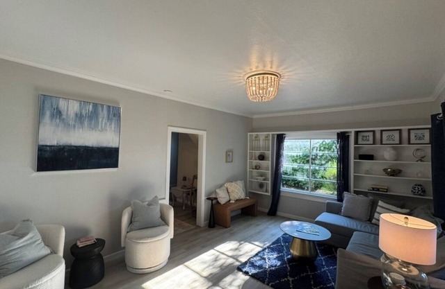 Evermore Cottage—Minutes to Downtown Mac!