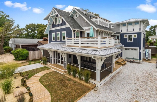 ¡NUEVOS pasos de la casa a la playa! Ambiente único de California: familias, grupos, golf, diversión.