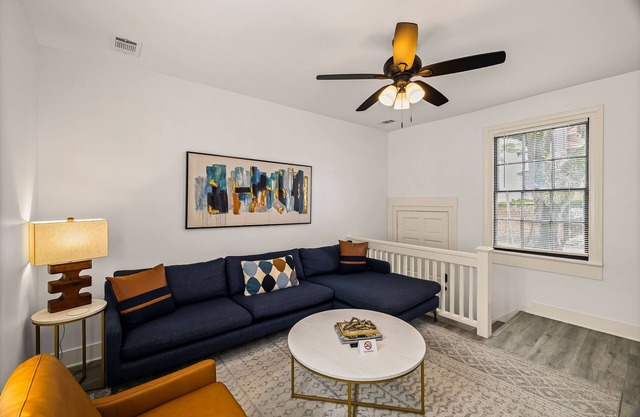 Steps to Everything, Renovated + Perfect for Groups by Lucky Savannah